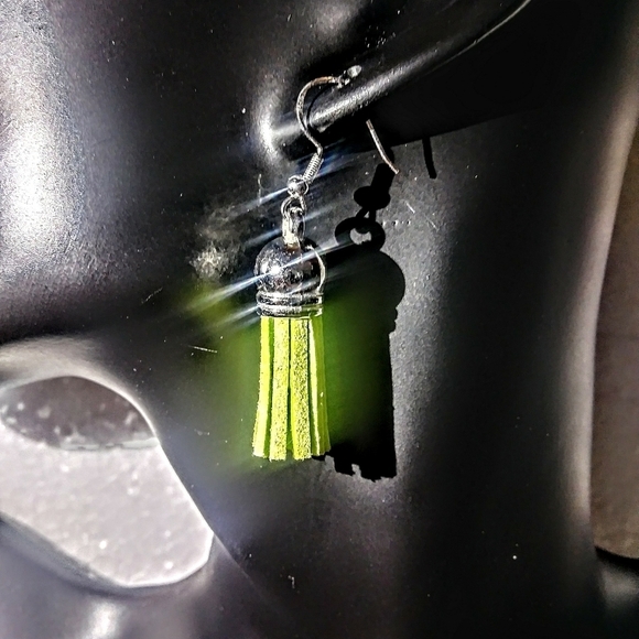 JovitaSpring Lime tassels - Picture 2 of 6